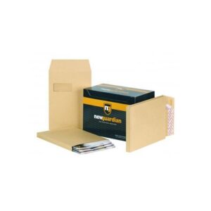 EN9907 | New Guardian Hwt Envelope C4 Window Gusset Pack 100 J27366