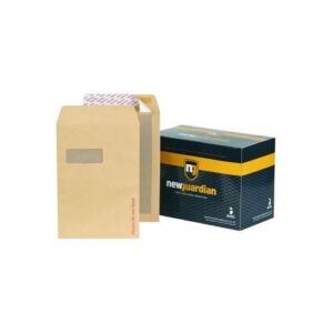 EN9915 | New Guardian Boardbacked Envelope C4 Window Pack 125 B26526